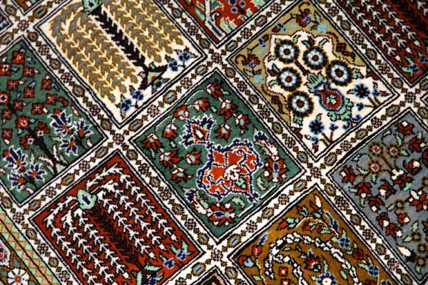 ヘシティーデザイン和風シルクペルシャ絨毯、クム産地イラン輸入49080、サイズ:150x100 CM(フサ含まず)