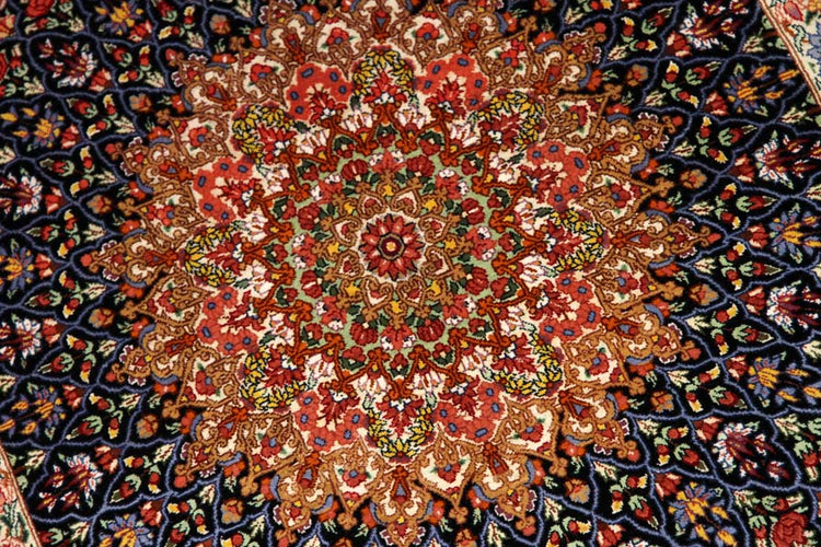 ペルシャ絨毯クム、とても綺麗な花模様のシルク手織りペルシャ56007、サイズ:88x59 CM