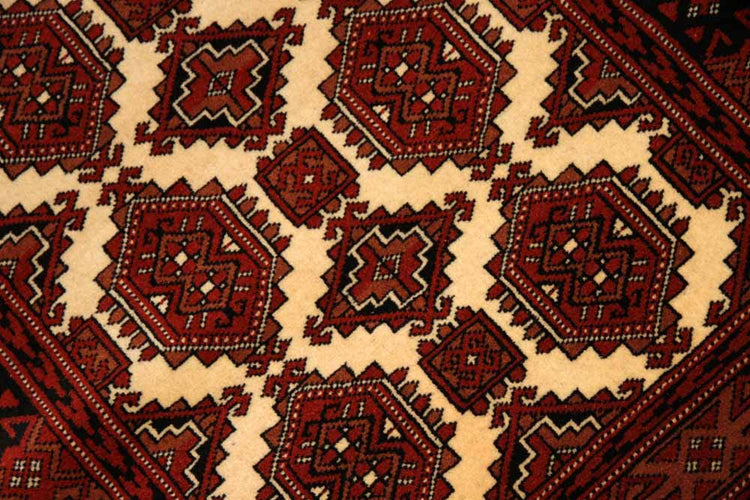 トルケマン産地の手織りペルシャ絨毯玄関マットサイズ26854、サイズ:125x85cm(フサ含まず、