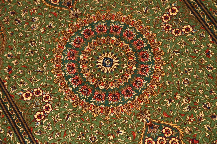 高級手作りペルシャ絨毯クムシルクグリーン57008、green carpet silk、サイズ:121x76 CM