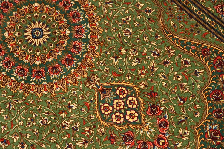 高級手作りペルシャ絨毯クムシルクグリーン57008、green carpet silk、サイズ:121x76 CM
