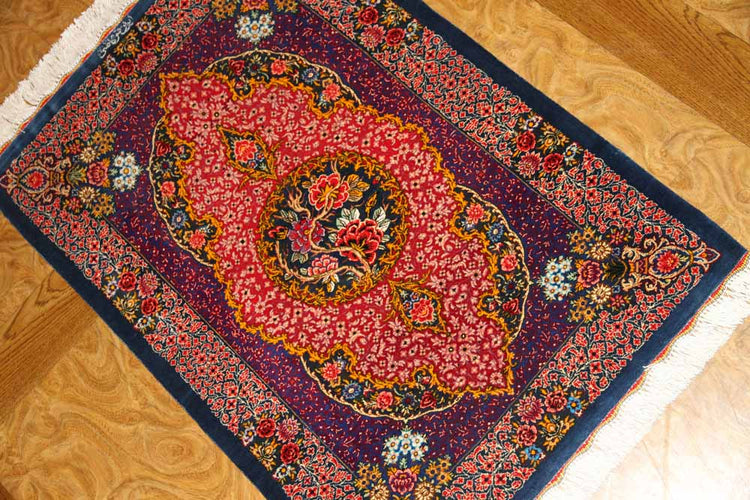 高級ペルシャ絨毯のマンション玄関マット、クムシルクピンク色60048、サイズ:86x59 CM
