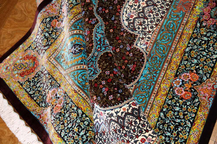 シルクのペルシャラグ高品質手織りイラン製絨毯60008、サイズ:195x134 CM (フサ含まず)