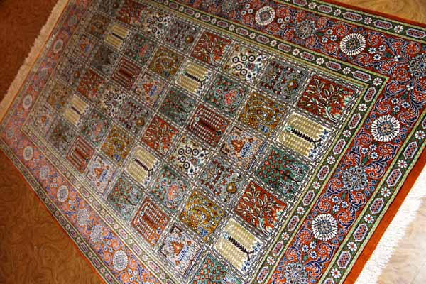 ヘシティーデザイン和風シルクペルシャ絨毯、クム産地イラン輸入49080、サイズ：150x100 CM（フサ含まず）
