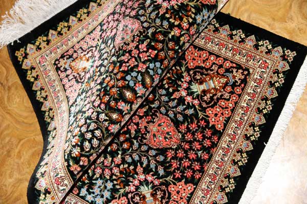 高級玄関マットペルシャ絨毯クムシルク100％メダリオンデザイン 49043 サイズ：91x58 CM