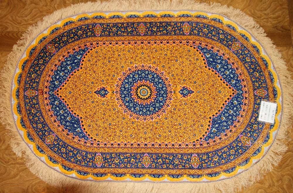ペルシャ絨毯シルクの楕円形、とても可愛い黄色145834、サイズ：120x76 CM
