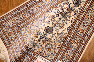 ペルシャ絨毯カシャーンシルク47032、サイズ：90x58、工房：FALLAH