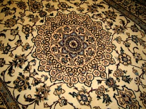 手織りペルシャ絨毯イラン直輸入44075、サイズ：257x155 CM