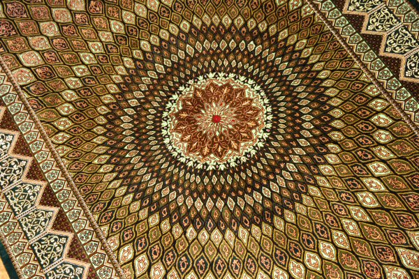 高級手織りペルシャ絨毯、センターラグシルクゴンバディー48080、サイズ：156x100ｃｍ（フサ含まず）