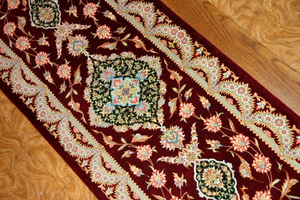 上がり框玄関マットのペルシャシルク絨毯48032、サイズ：120x43ｃｍ
