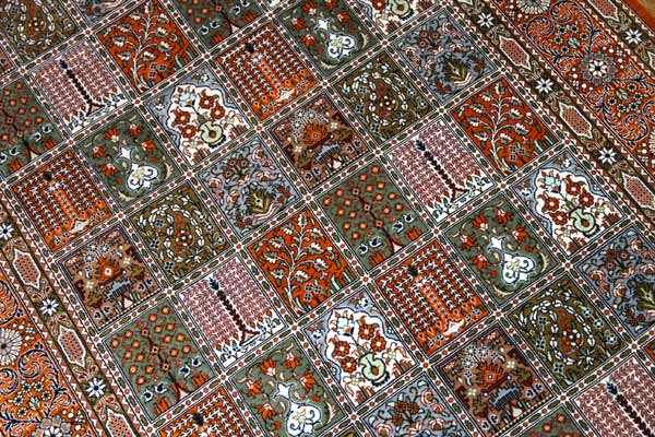 センターラグのペルシャ絨毯ヘシティー模様、イラン直輸入49079、サイズ：148x99ｃｍ（フサ含まず）