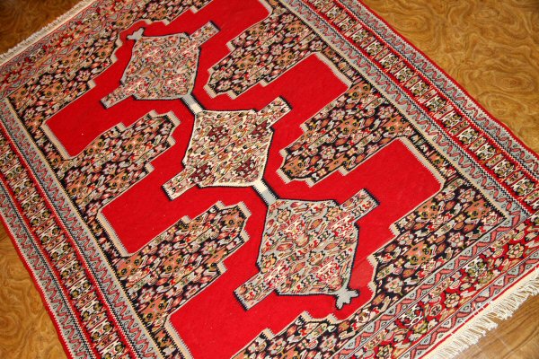 赤いキリムのセネ高級品質センターラグ146000,サイズ：153x125ｃｍ（フサ含まず）
