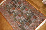 センターラグのペルシャ絨毯ヘシティー模様、イラン直輸入49079、サイズ：148x99ｃｍ（フサ含まず）
