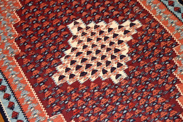 キリムセネのイラン直輸入珍しい色147000,サイズ：150x110ｃｍ（フサ含まず）