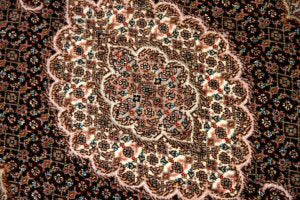マヒデザインタブリーズ産地ペルシャ絨毯21824、サイズ：123x80ｃｍ（フサ含まず）