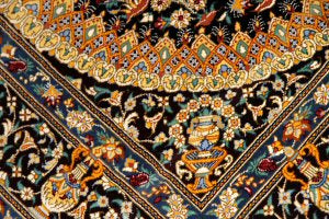 高級手織りペルシャ絨毯クムシルク48047　、工房：NASIIRI、サイズ：117x78、