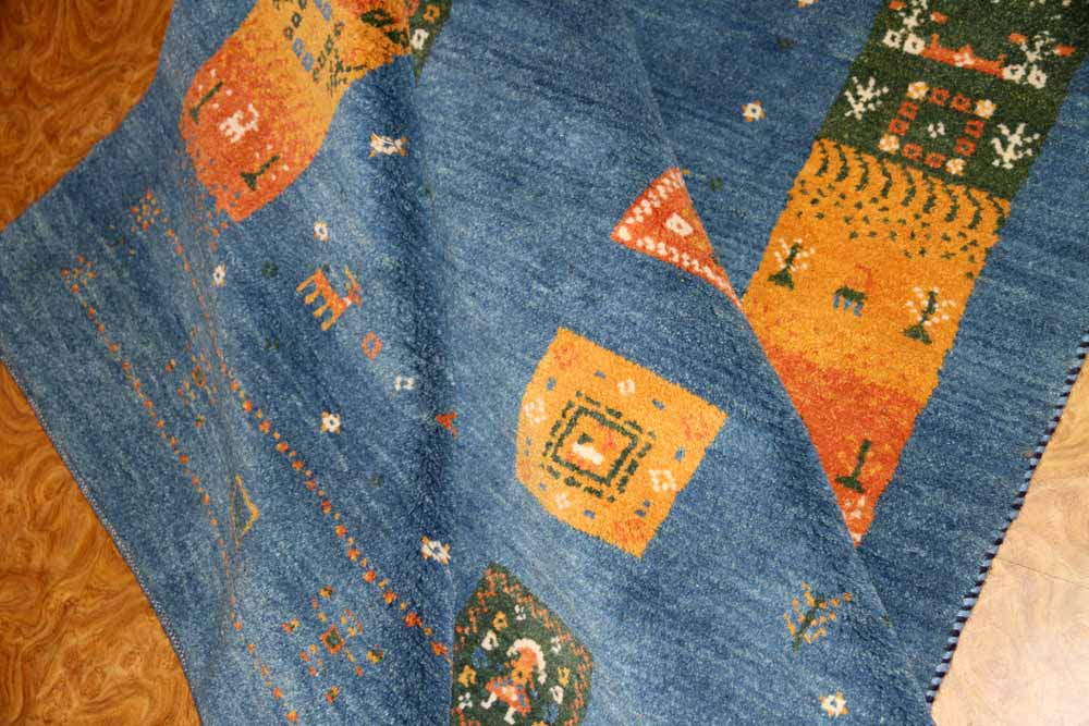 手織りペルシャギャッベのスカイーブルーラグ1700001、オリジナルギャッベ、サイズ：192x148 CM (フサ含まず）