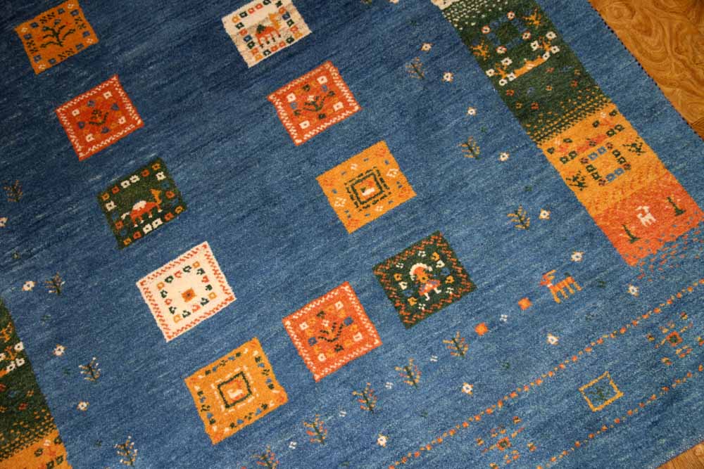手織りペルシャギャッベのスカイーブルーラグ1700001、オリジナルギャッベ、サイズ：192x148 CM (フサ含まず）