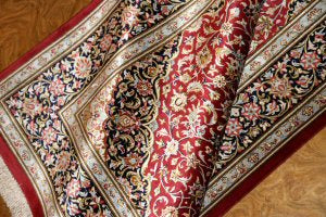 センターラグペルシャカーペット、クムシルクイラン輸入48076、サイズ：148x97ｃｍ（フサ含まず）