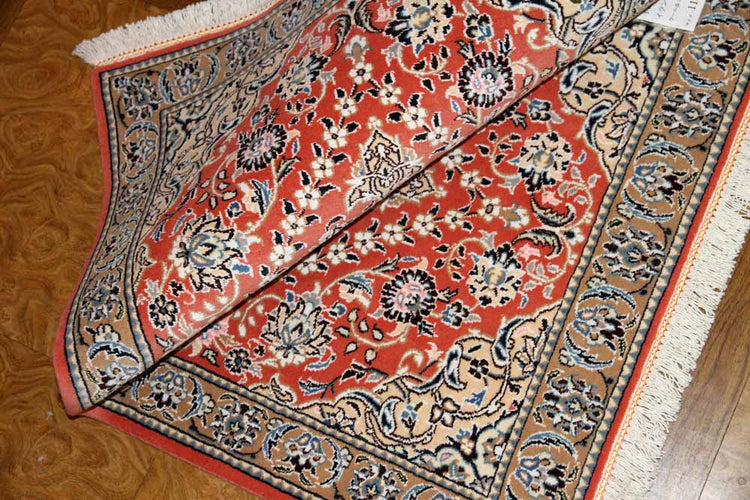 とても珍しい色彩の手織りペルシャ絨毯ナイン産43139、サイズ：115ｘ78 CM