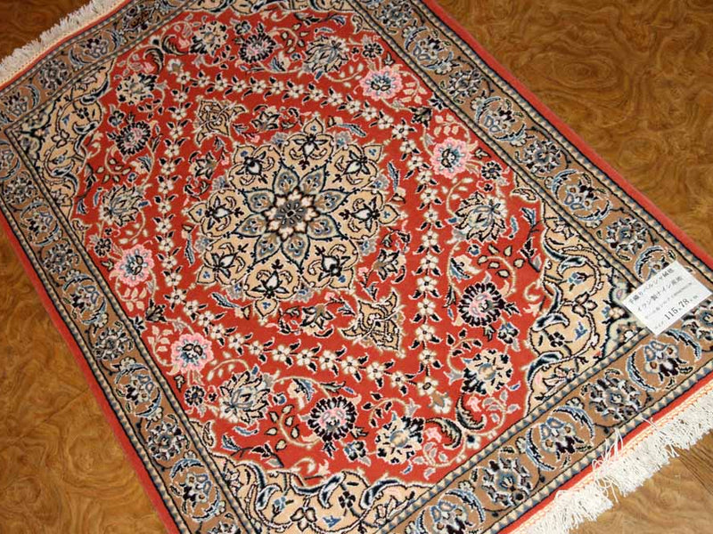 とても珍しい色彩の手織りペルシャ絨毯ナイン産43139、サイズ：115ｘ78 CM