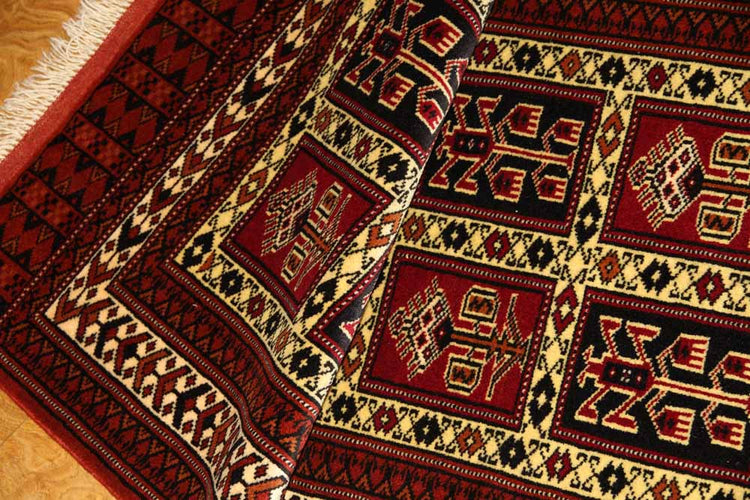 トライバルデザインの手織りペルシャ絨毯トルケマン産27604、、サイズ：122x85ｃｍ（フサ含ま)ず）