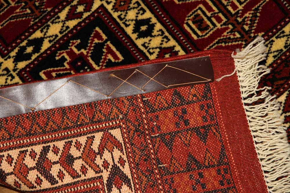トライバルデザインの手織りペルシャ絨毯トルケマン産27604、、サイズ：122x85ｃｍ（フサ含ま)ず）