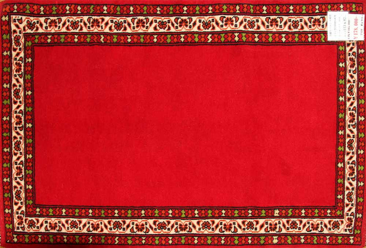 赤い色のトルケマン手織りペルシャ絨毯無地58556、サイズ：113x82ｃｍ（フサ含まず）