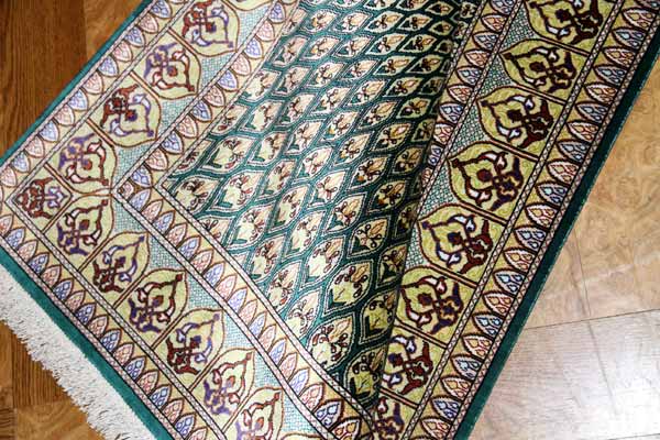 インテリアマットシルク、輸入玄関マットのシルククムペルシャ絨毯49053、サイズ：122x78ｃｍ