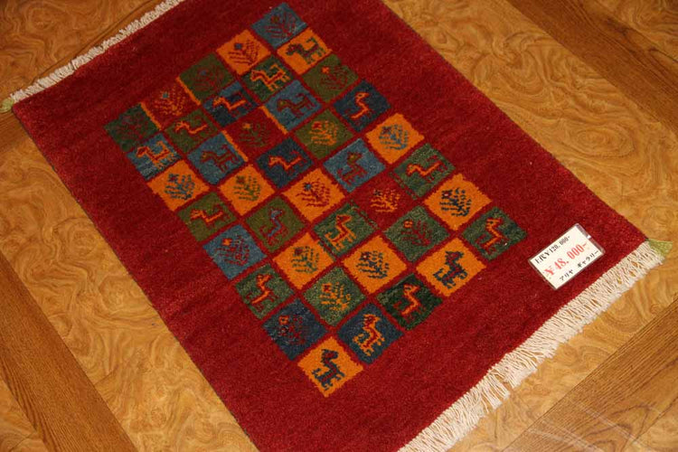 赤い手織りイラン輸入ペルシャギャッベの玄関マット26801、サイズ：86x61ｃｍ（フサ含まず）