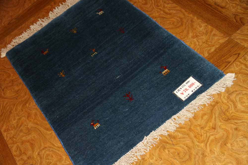 手織りペルシャギャッベイラン製ブルー色26622、サイズ：87x60ｃｍ（フサ含まず）