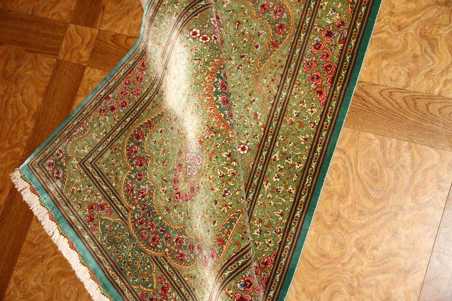 高級手作りペルシャ絨毯クムシルクグリーン57008、green carpet silk、サイズ：121x76 CM