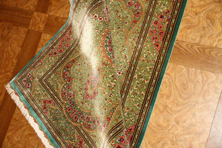 高級手作りペルシャ絨毯クムシルクグリーン57008、green carpet silk、サイズ：121x76 CM