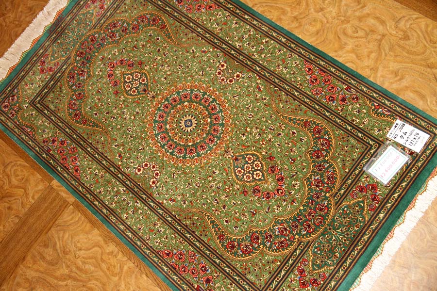 高級手作りペルシャ絨毯クムシルクグリーン57008、green carpet silk、サイズ：121x76 CM