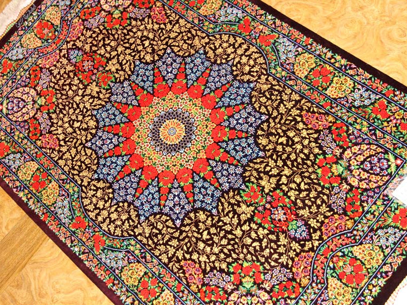 ペルシャ絨毯のクムシルクとても高品質マット57009,サイズ：122x76 CM
