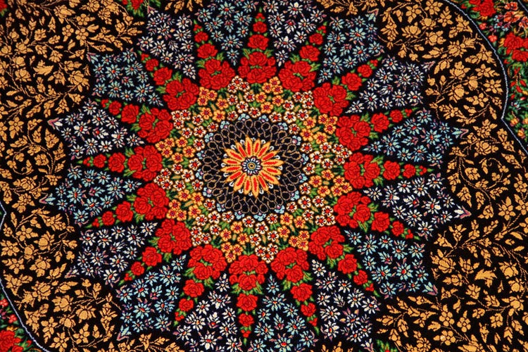 ペルシャ絨毯のクムシルクとても高品質マット57009,サイズ：122x76 CM