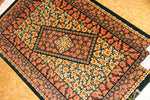 手織りシルクの玄関マットバラデザイン48063,ラジャビ工房、名人じゅうたん、サイズ：122ｘ80ｃｍ