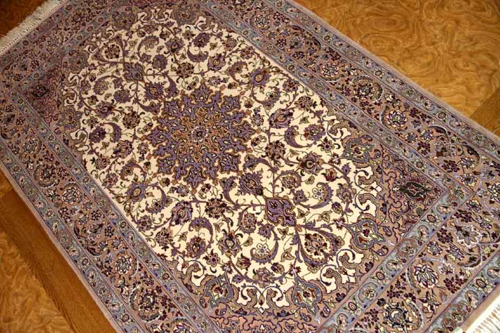 Isfahan persian carpetイスファハンラグ50138、サイズ：174x108ｃｍ（フサ含まず）
