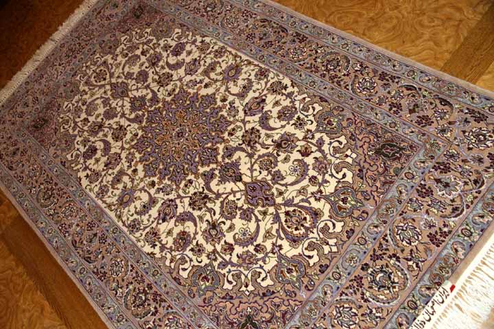 Isfahan persian carpetイスファハンラグ50138、サイズ：174x108ｃｍ（フサ含まず）
