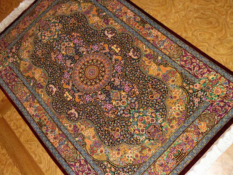 有名工房のジャムシディーセンターラグ、ペルシャ絨毯クム60027、サイズ：148x97 CM (フサ含まず)