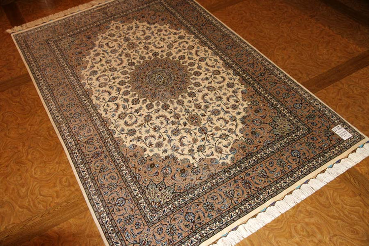 カシャーンシルク最高級ペルシャ絨毯ラグ99508、サイズ：203x134 CM（フサ含まず）