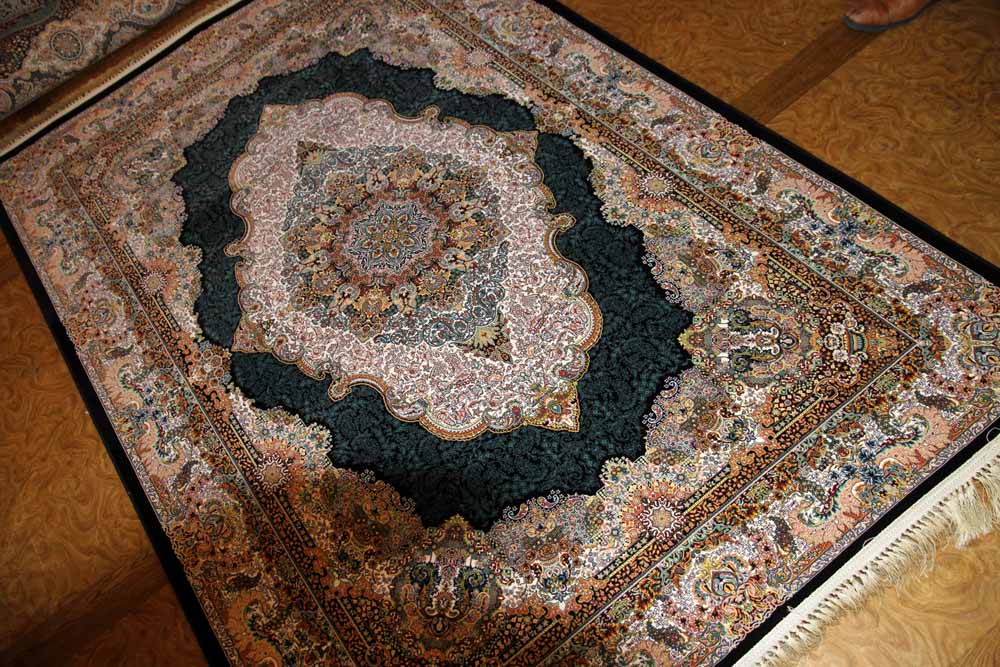 最高級機械織りペルシャカーペットメダリオン紺色990078E,サイズ：225x150 CM （フサを含まず）