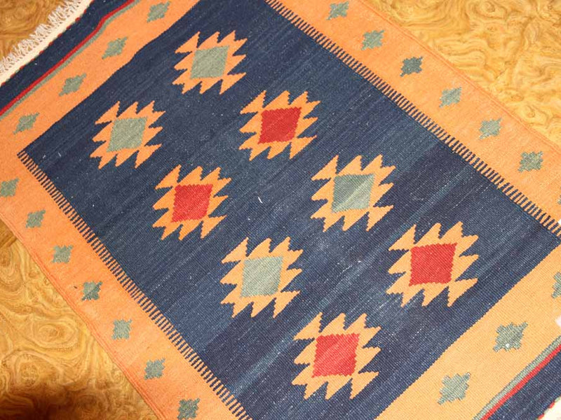 キリムの玄関マットイラン輸入ブルー色46515、サイズ：128ｘ83ｃｍ（フサ含まず）