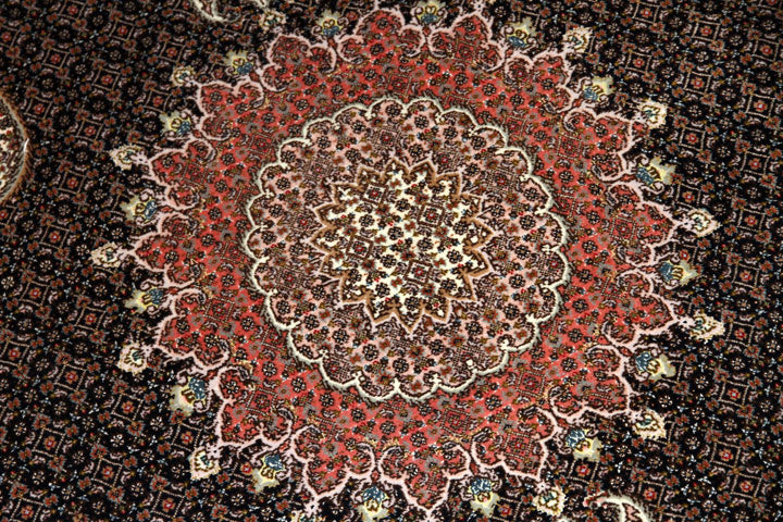 シックなペルシャじゅうたんタブリーズマヒ255412、サイズ：200x157ｃｍ（フサ含まず）