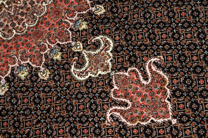シックなペルシャじゅうたんタブリーズマヒ255412、サイズ：200x157ｃｍ（フサ含まず）