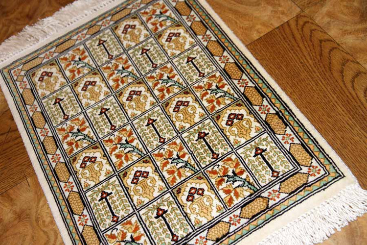 ミニシルク手織りペルシャカーペット47003、サイズ：36x29