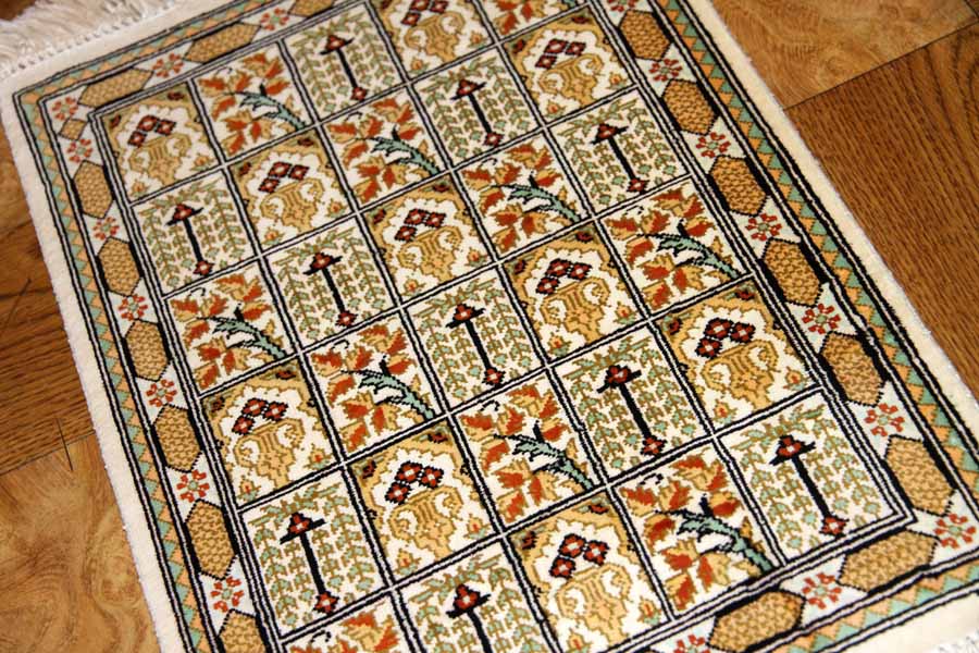 ミニシルク手織りペルシャカーペット47003、サイズ：36x29