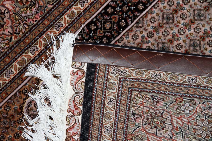 とてもかっこいいデザインの手織りペルシャ絨毯57049、black carpet tabriz、サイズ：208x153ｃｍ（フサ含まず）