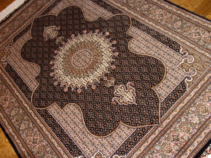とてもかっこいいデザインの手織りペルシャ絨毯57049、black carpet tabriz、サイズ：208x153ｃｍ（フサ含まず）