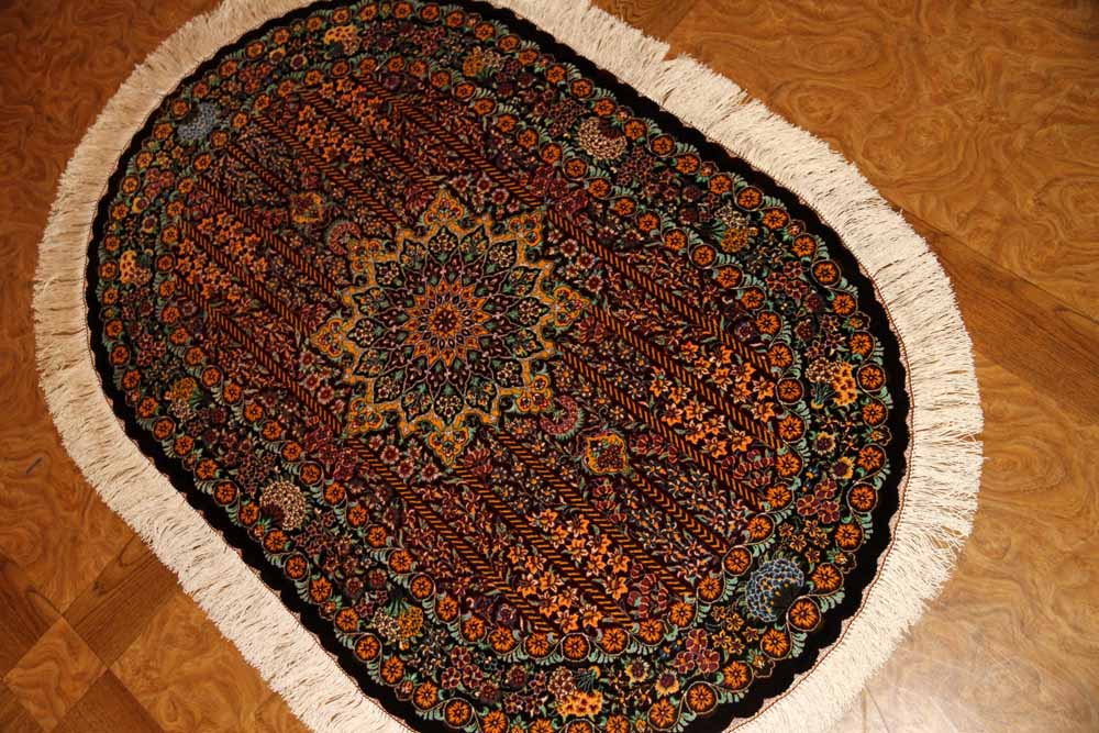 楕円形玄関マット、シルククムペルシャ絨毯